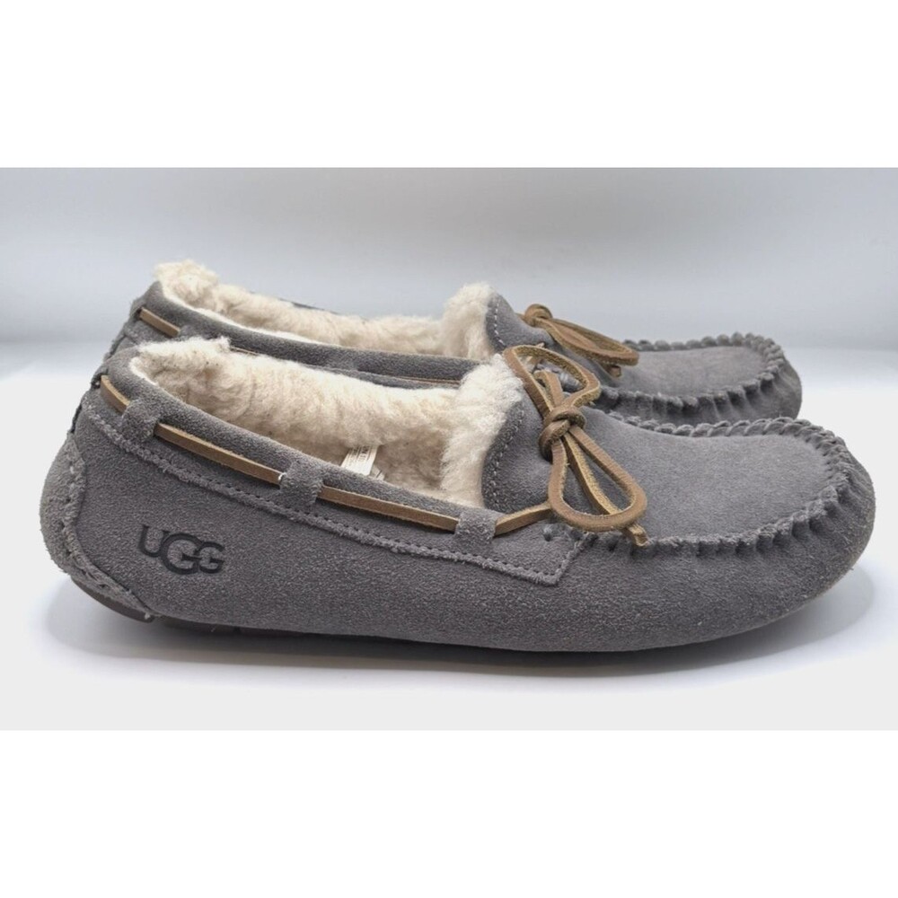 UGG Dakota Slippers Women's Size 6 Gray Suede Sheepskin Moccasins Cozy Comfort